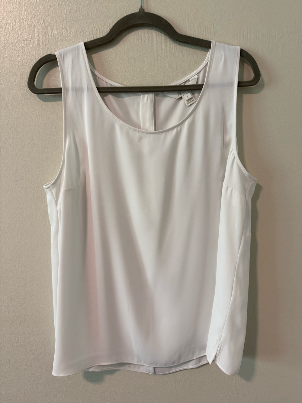 NWOT Lilly Pulitzer White Sleeveless Scoop Neck Blouse - L